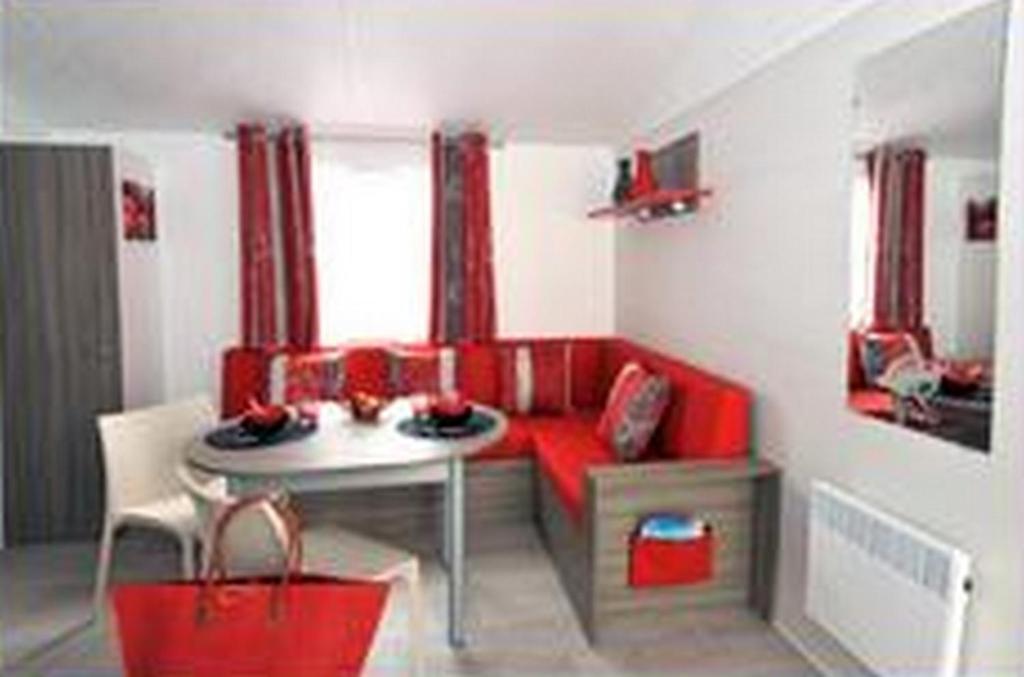 Camping Au Bord De L'Aisne Guignicourt Room photo